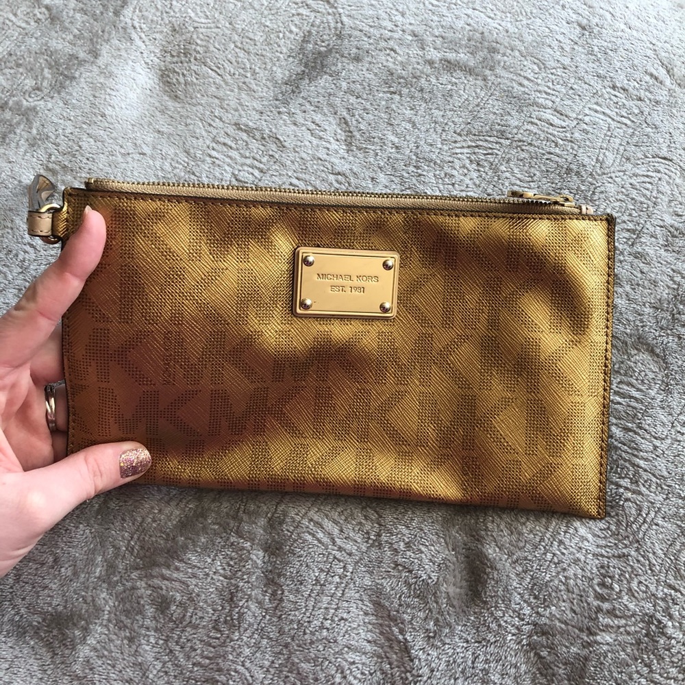 Michael Kors Large Wristlet (Gold Metallic) - Picture 1 of 7